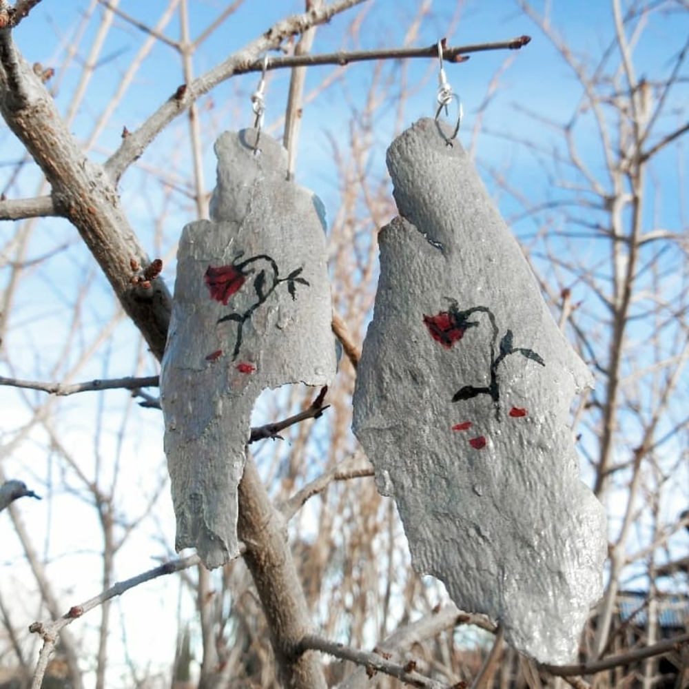 🥀 Wilted Rose Sycamore Bark Earrings